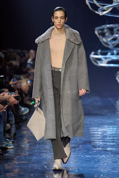 Look 18